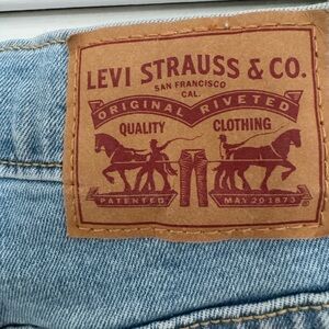 Levi’s. Wedgie Skinny. Button Fly. Size 27.
